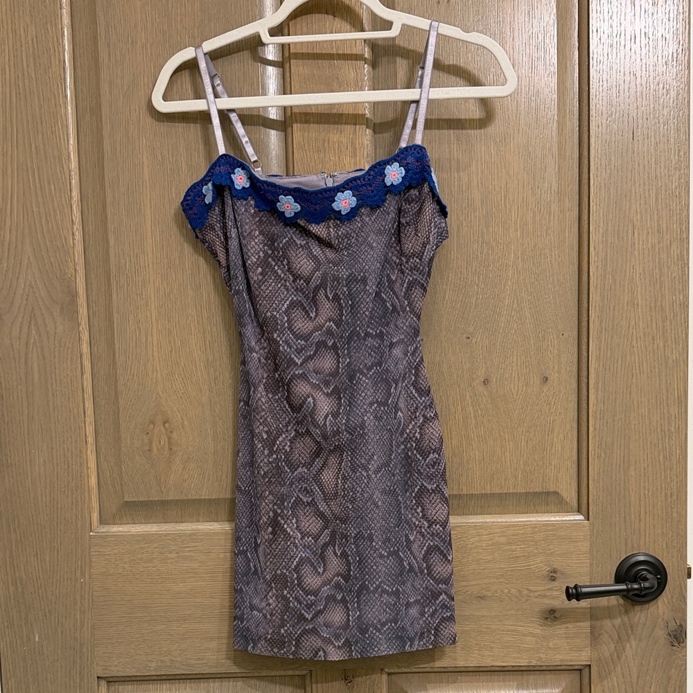 Stylish Snake Print Mini Dress with Blue Accents